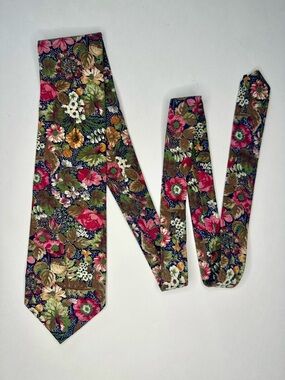 TANGO by MAX RAAB Stunning Floral Patterned Cotton Classic Tie, 3.75”